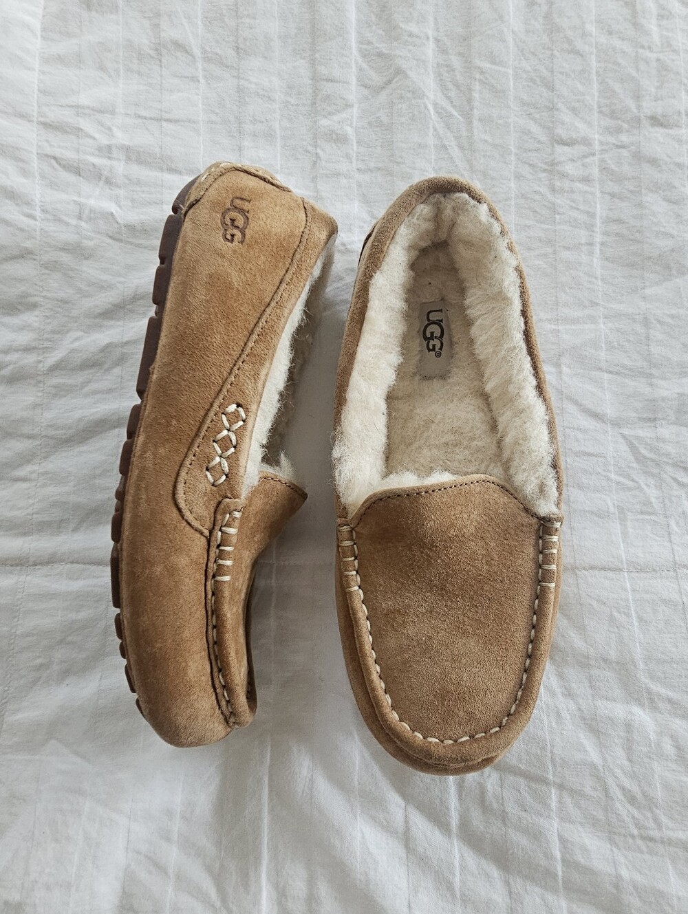 UGG Ainsley Sheepskin Suede Moccasin Slippers in Chestnut, Size 6